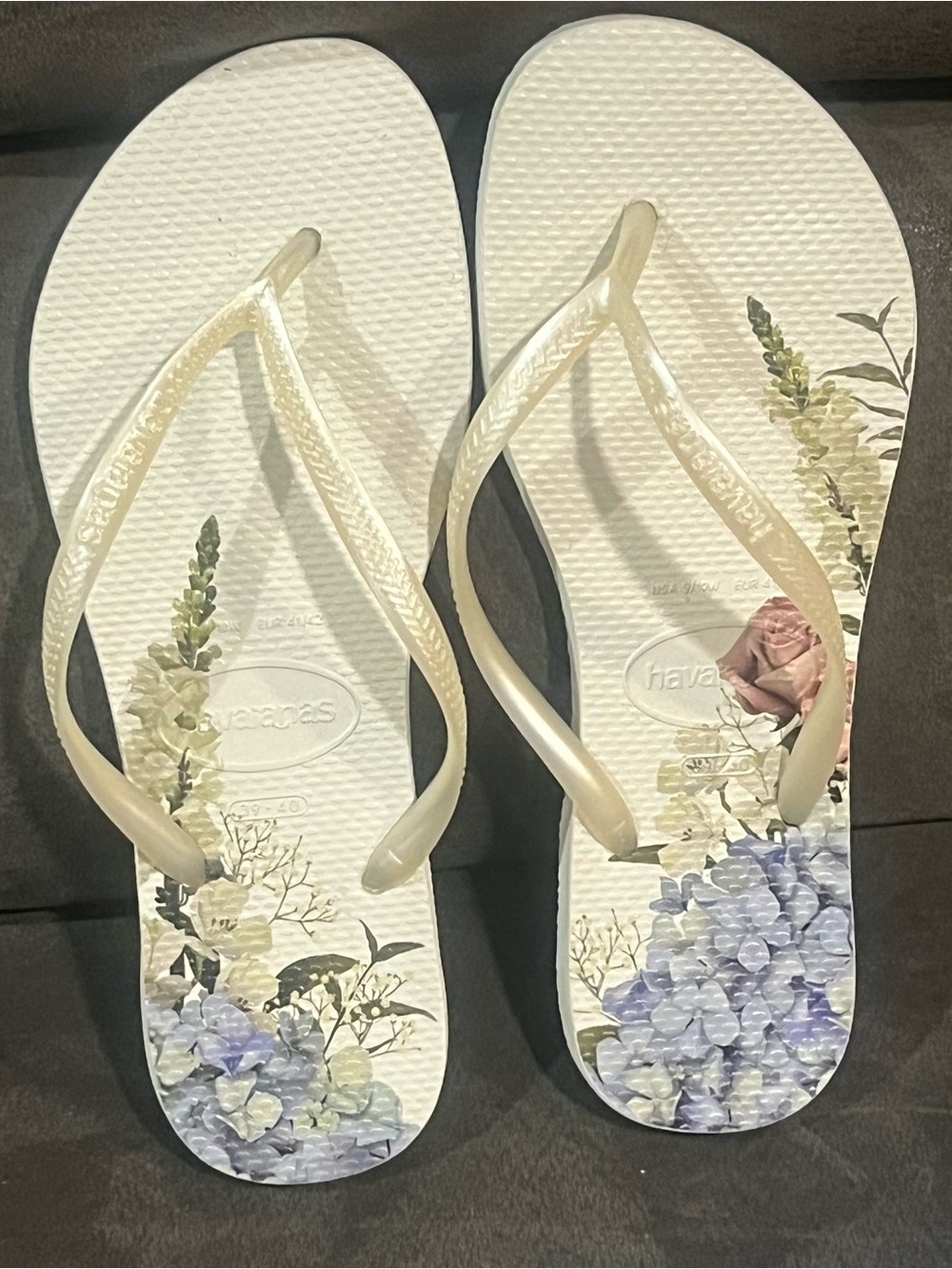 Floral Havaianas Flip Flops 🌸